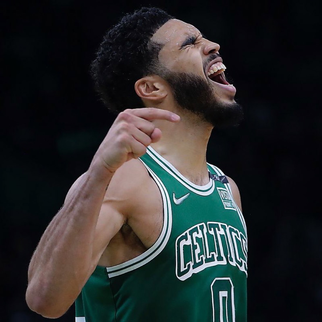 波士顿凯尔特人发布备战花絮，赛后调整名单，NBA季后赛任务艰巨，细节决定成败的简单介绍